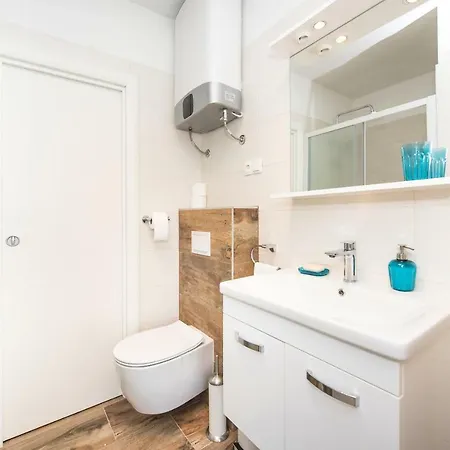 Yacht Harbor Apartment